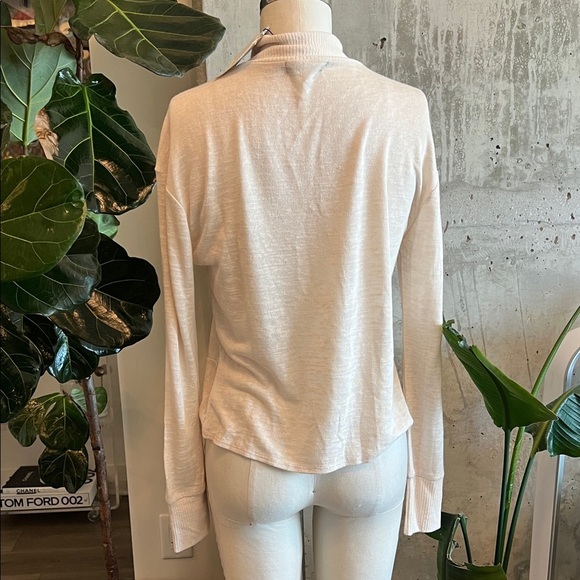 Sanctuary Cream Twist Front Long Sleeve Top - Picture 4 of 5